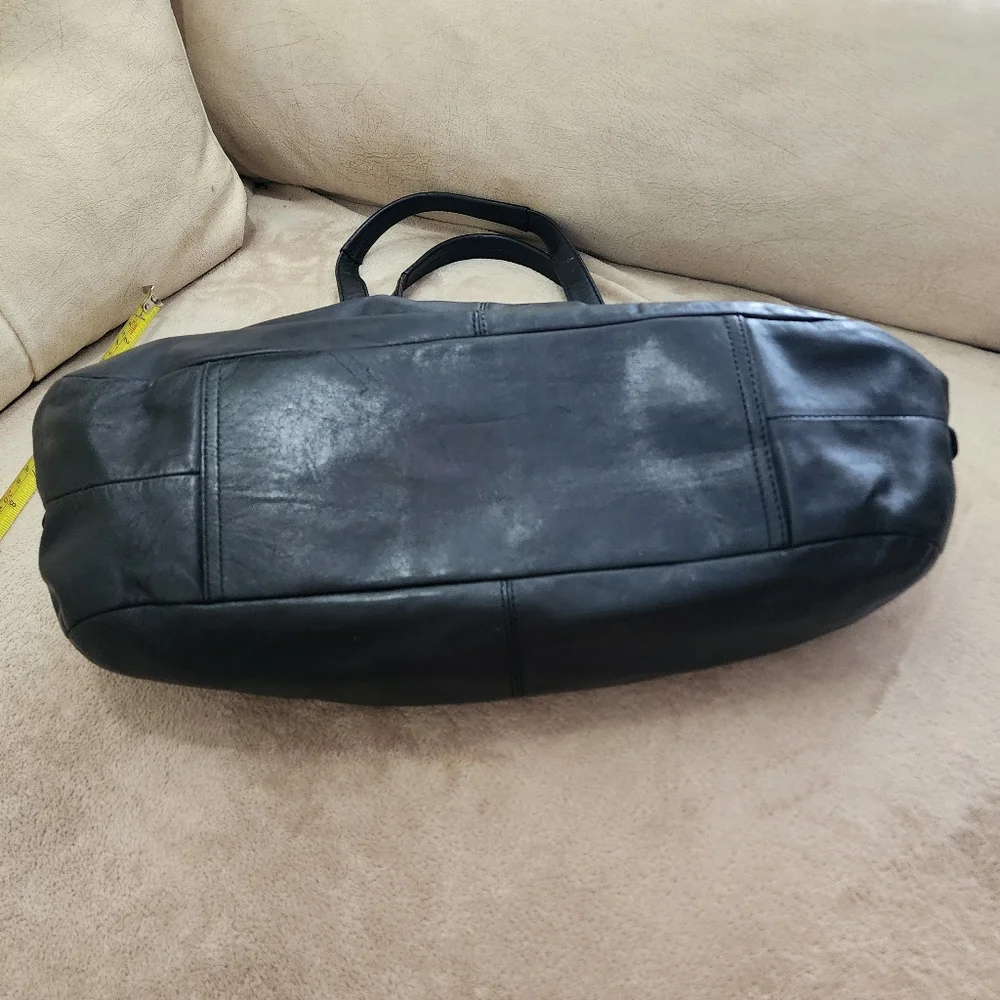 Coach black Very Sofft Leather Shoulder Bag.
